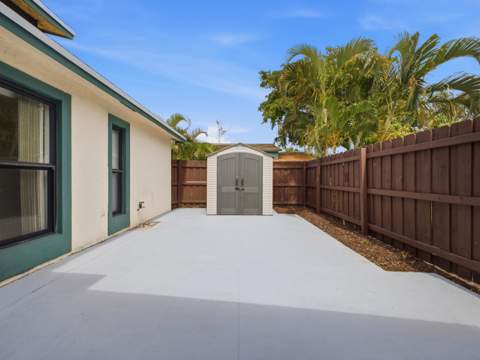 1110 Manor Drive, Palm Springs FL - photo 8 of 33