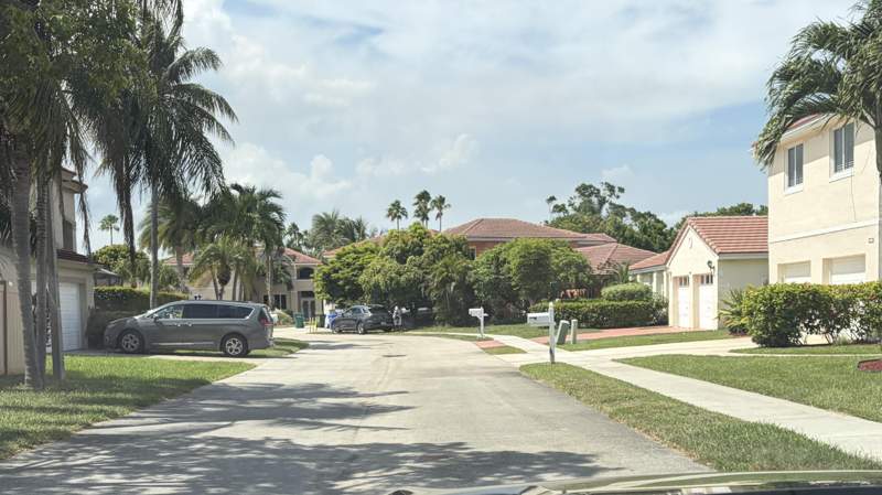 4 bedroom Single Family Residence at 3130 Sunset Circle, Coral Bay, Margate — photo 5