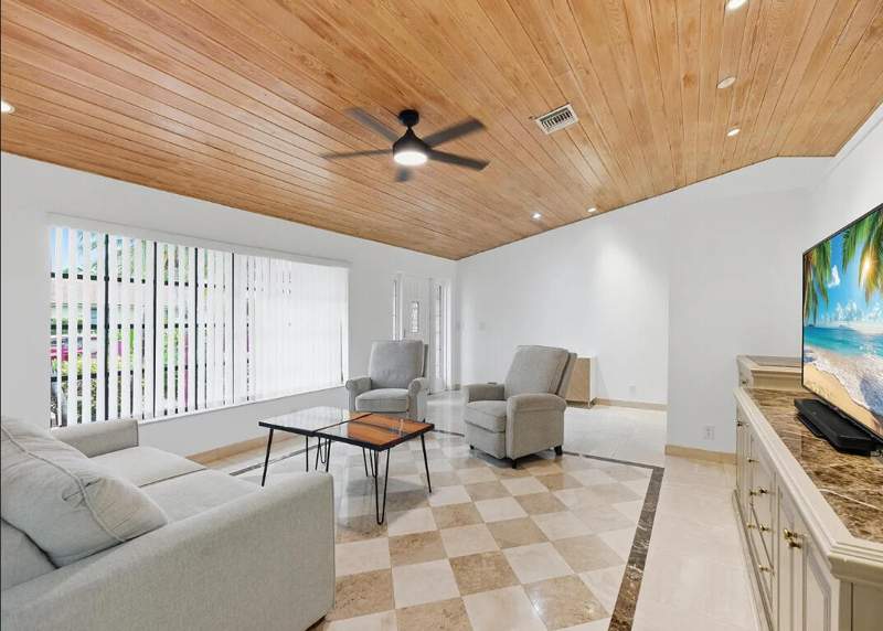 4 bedroom Single Family Residence at 10740 NW 19th Street, Cypress Run, Coral Springs — photo 5
