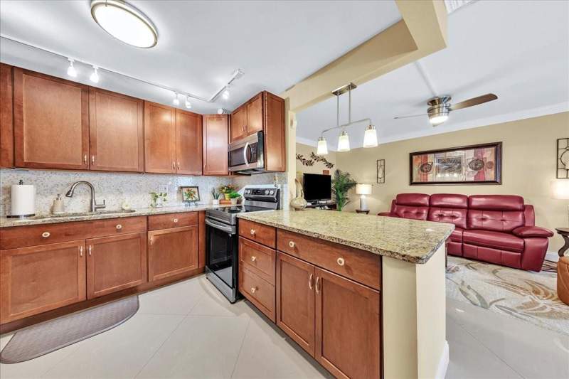 2 bedroom Condominium at 2047 Wolverton C, Wolverton At Century Village Condo, Boca Raton — photo 3