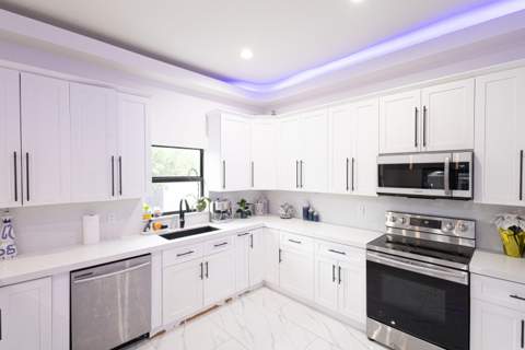725 Mercury Street, West Palm Beach FL - photo 9 of 35