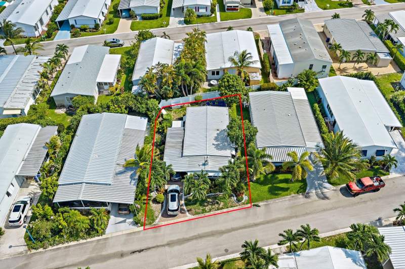 2 bedroom Manufactured Home at 400 N Highway A1A #33, Jupiter River Park Condo, Jupiter — photo 3