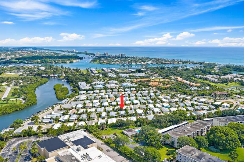 2 bedroom Manufactured Home at 400 N Highway A1A #33, Jupiter River Park Condo, Jupiter — photo 4