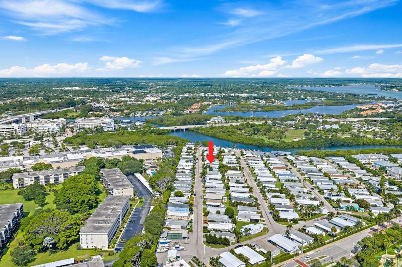 2 bedroom Manufactured Home at 400 N Highway A1A #33, Jupiter River Park Condo, Jupiter — photo 5