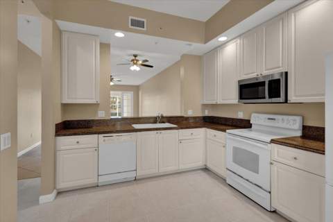 5 Harbour Isle Drive #103 Garage option, Fort Pierce FL - photo 13 of 34