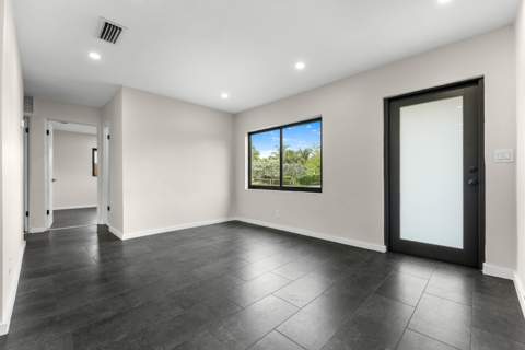 321 NE 59th Street, Oakland Park FL - photo 6 of 47