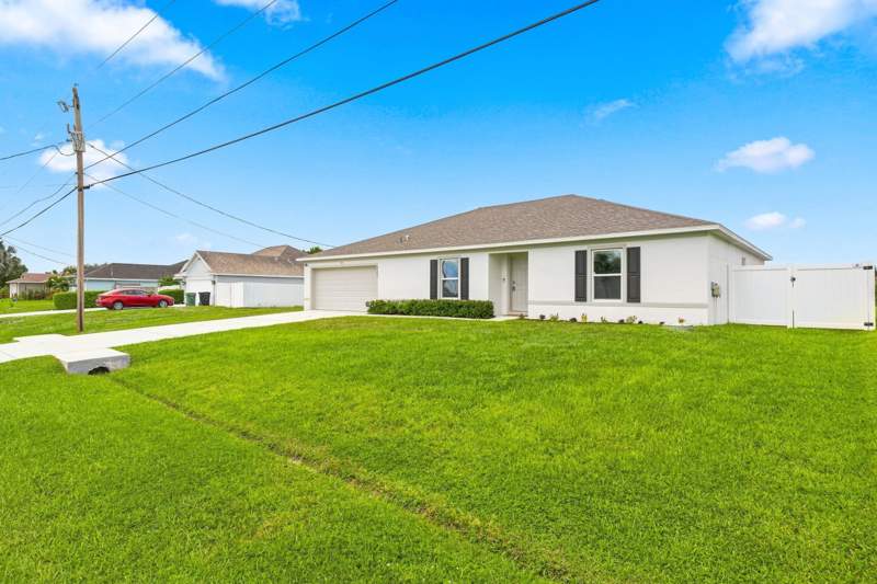 4 bedroom Single Family Residence at 4642 SW Paley Road, Port St Lucie Section 34, Port St. Lucie — photo 3