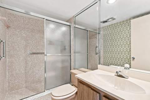 555 Oaks Lane #303, Pompano Beach FL - photo 18 of 51