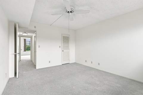 555 Oaks Lane #303, Pompano Beach FL - photo 21 of 51