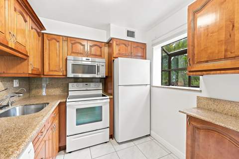 2753 S Oakland Forest Drive #102, Oakland Park FL - photo 13 of 49