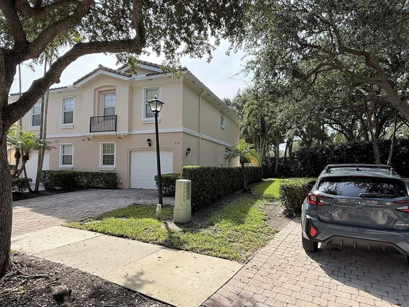 3 bedroom Townhouse at 230 Fortuna Drive, Catalina Lakes, Palm Beach Gardens — photo 2