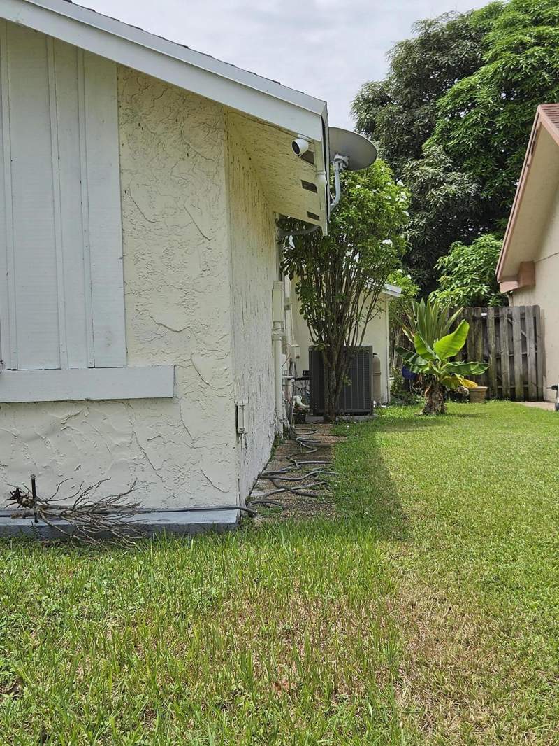 4 bedroom Single Family Residence at 7520 SW 6th Court, Lauderdale North Park Section 6, North Lauderdale — photo 3