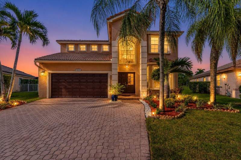 4 bedroom Single Family Residence at 14315 NW 16th Court, Pembroke Falls Phase 6, Pembroke Pines — photo 2