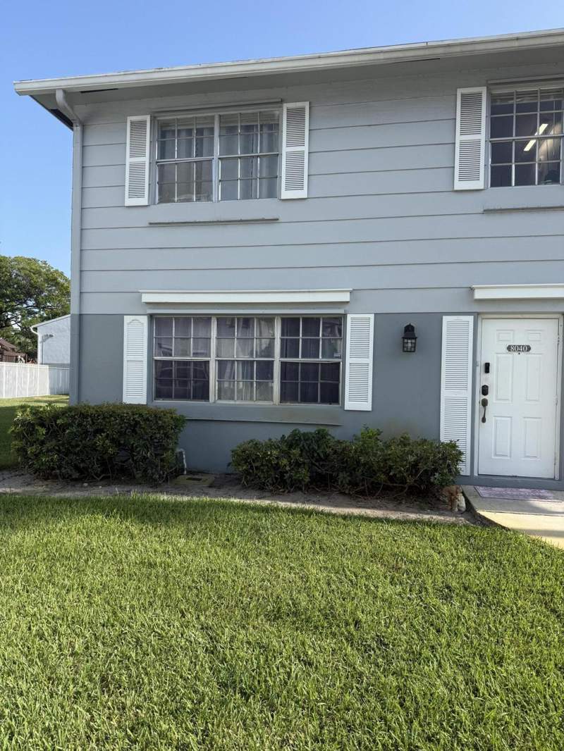 3 bedroom Townhouse at 8040 SW 17th Place #1-6, Arrowhead Golf & Tennis Club, Davie — photo 2