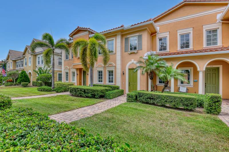 3 bedroom Townhouse at 563 Dakota Drive, Canterbury Place, Jupiter — photo 2