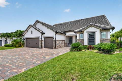 8433 Vaulting Drive, Lake Worth FL - photo 22 of 200