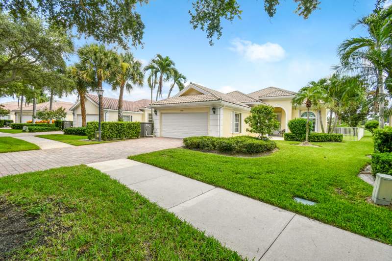 3 bedroom Single Family Residence at 1351 Saint Lawerence Drive, Isles At Palm Beach Gardens, Palm Beach Gardens — photo 2