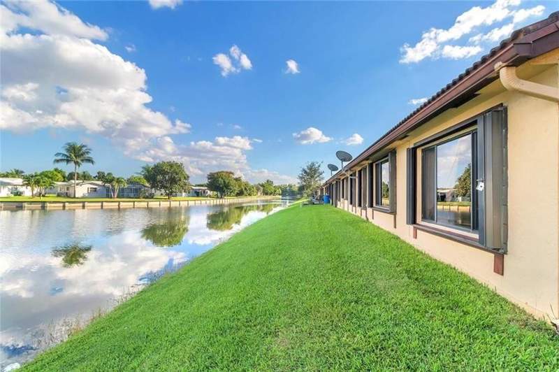 2 bedroom Villa at 7212 Primrose Lane #7212, Brookwood Gardens, Tamarac — photo 3
