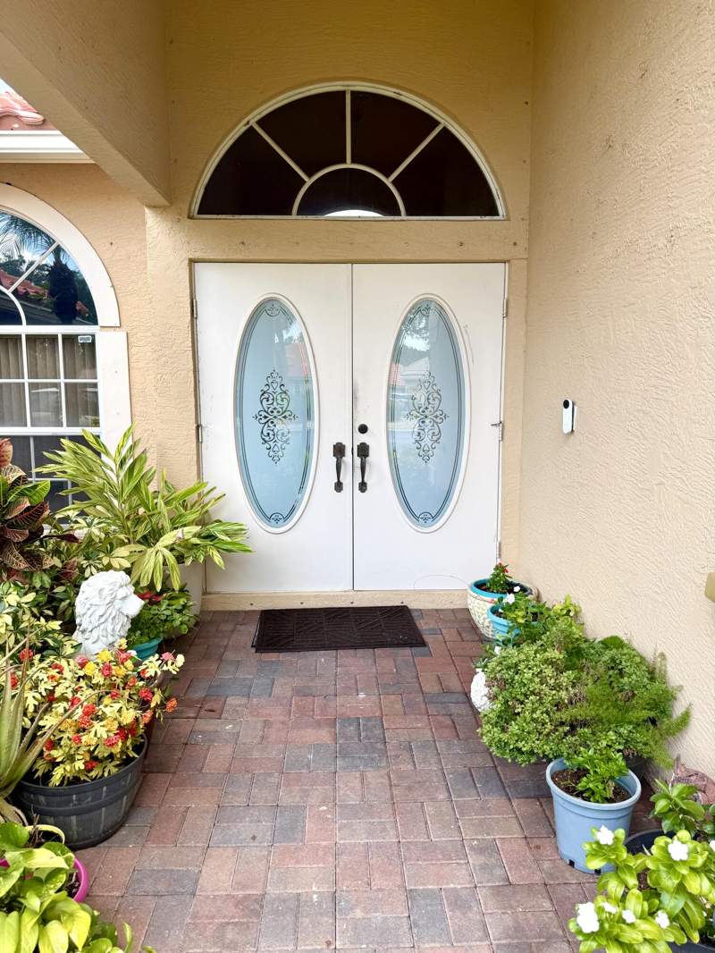 4 bedroom Single Family Residence at 261 SW Egret Landing, Sawgrass Lakes Phase 4, Port St. Lucie — photo 2