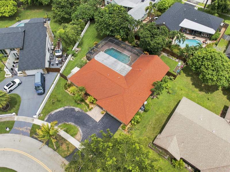 4 bedroom Single Family Residence at 1120 NW 77th Avenue, Marcano Estates, Plantation — photo 4
