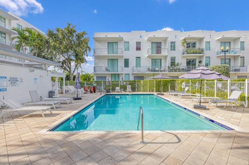2 bedroom Condominium at 2100 Van Buren Street #206, Lofts At Hollywood Station, Hollywood — photo 3