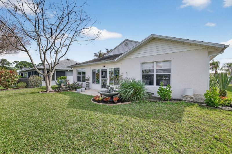 2 bedroom Single Family Residence at 6713 Alemendra Street, Spanish Lakes Fairways NE Phase, Fort Pierce — photo 4