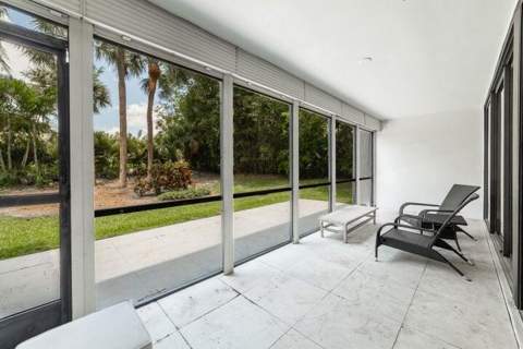 2517 Presidential Way #B, West Palm Beach FL - photo 11 of 49