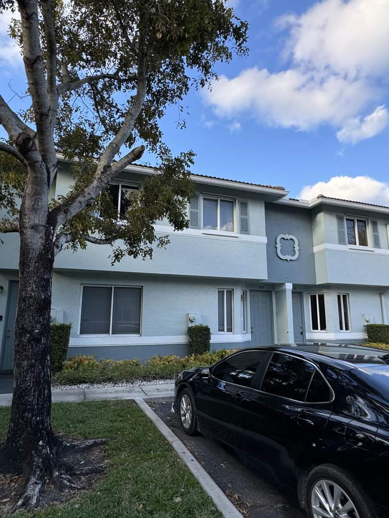 2 bedroom Townhouse at 1992 Alamanda Way, Sonoma Bay, Riviera Beach — photo 2