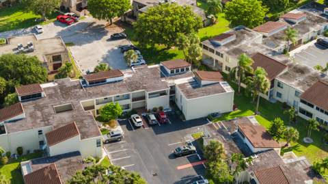 2540 Boundbrook Boulevard #110, Palm Springs FL - photo 13 of 50