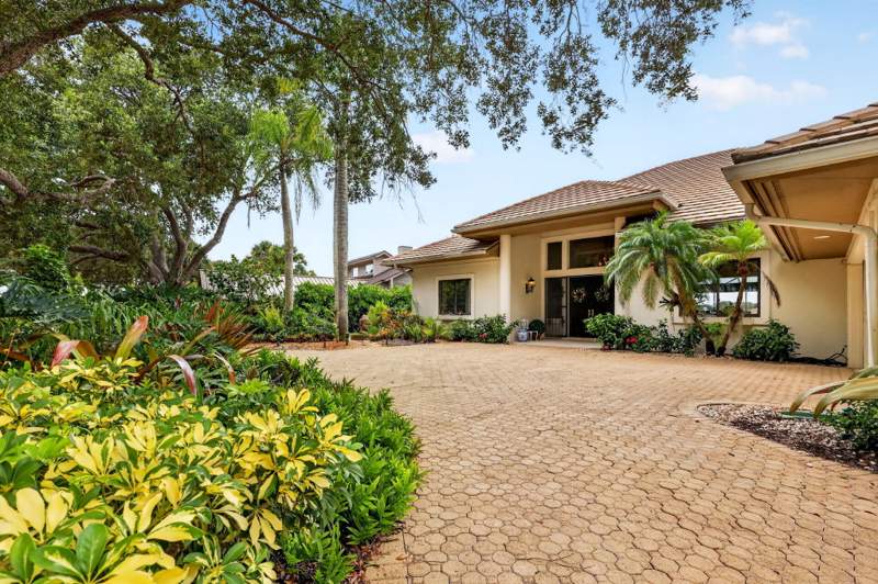 3 bedroom Single Family Residence at 6460 SE Winged Foot Drive, Mariner Sands Country Club, Stuart — photo 4