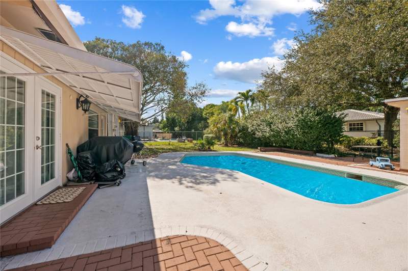2 bedroom Single Family Residence at 4010 Coral Springs Drive, Chevy Chase, Coral Springs — photo 2