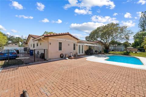 4010 Coral Springs Drive, Coral Springs FL - photo 22 of 25