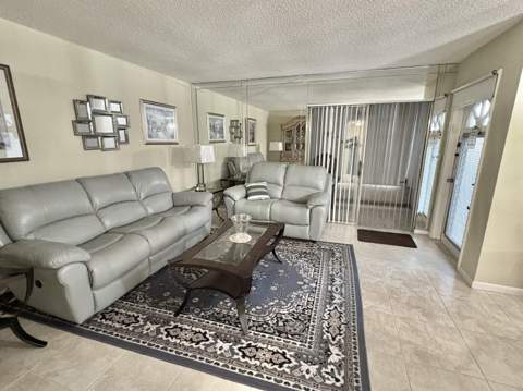 160 Plymouth V, West Palm Beach FL - photo 6 of 24