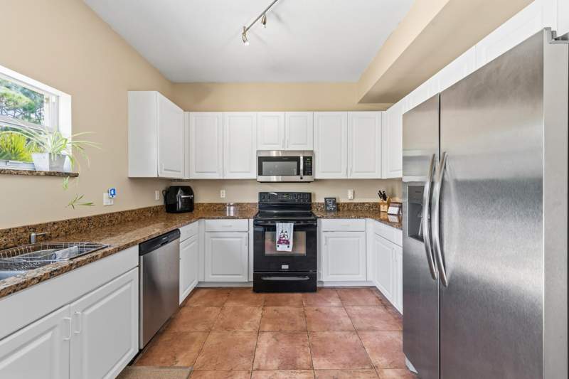 3 bedroom Townhouse at 624 NE Bent Paddle Lane, River Place On The St Lucie No 5, Port St. Lucie — photo 4