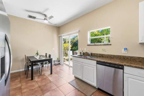 624 NE Bent Paddle Lane, Port St. Lucie FL - photo 16 of 58