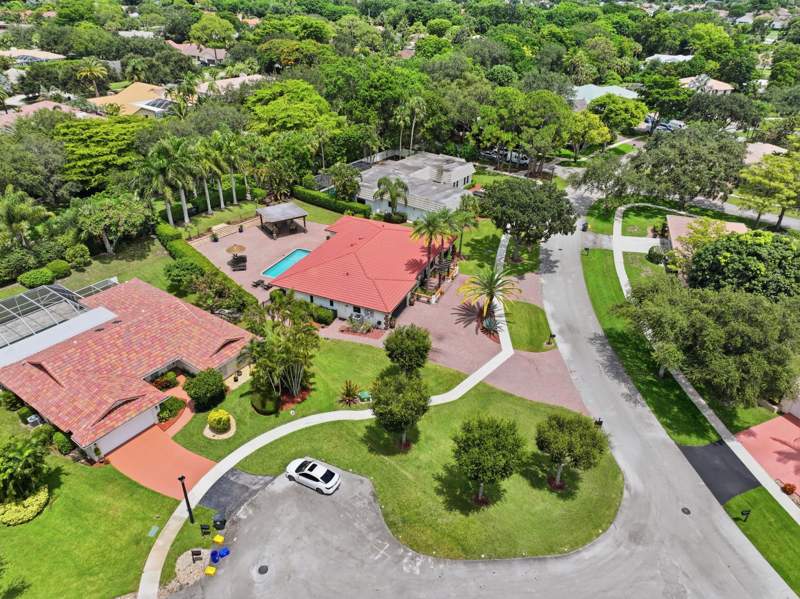 4 bedroom Single Family Residence at 6966 S Grande Drive, Estancia, Boca Raton — photo 2