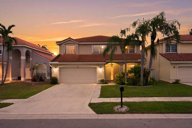 5 bedroom Single Family Residence at 7723 Thornlee Drive, Lake Charleston Tr X, Lake Worth — photo 4