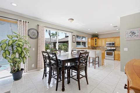 7723 Thornlee Drive, Lake Worth FL - photo 19 of 72