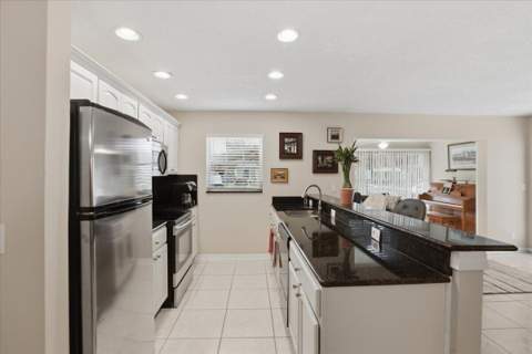 1172 S Drive Circle #B, Delray Beach FL - photo 7 of 22