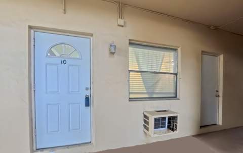 2621 Grant Street #10A, Hollywood FL - photo 11 of 14