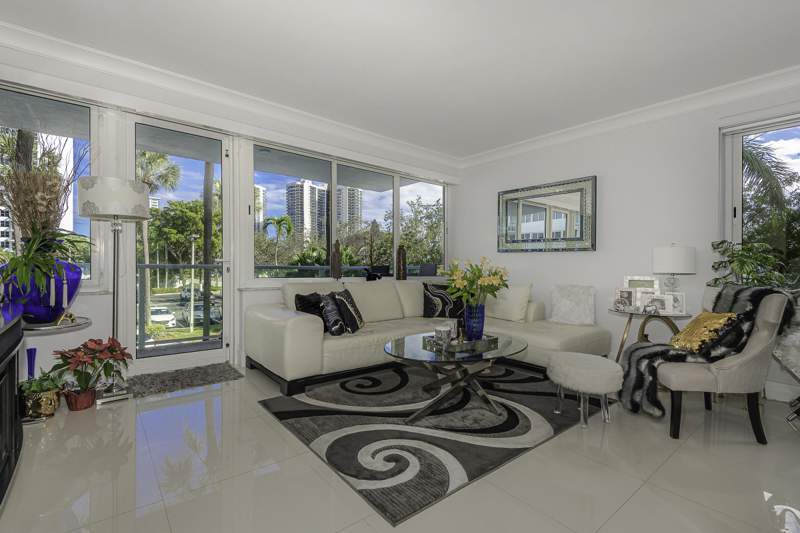 2 bedroom Stock Cooperative at 3233 NE 34th Street #215, Coral Ridge Towers Co-Op, Fort Lauderdale — photo 3