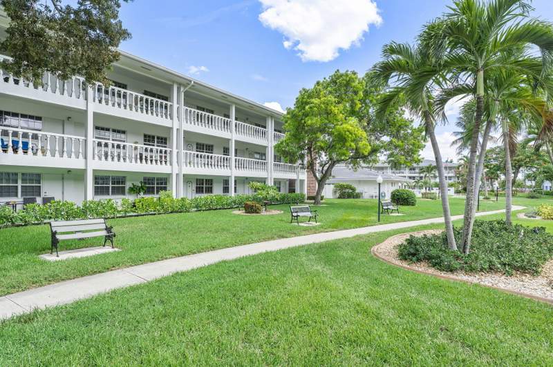 2 bedroom Condominium at 5208 NE 24th Terrace #F124, Maybury Mansions Condo, Fort Lauderdale — photo 2