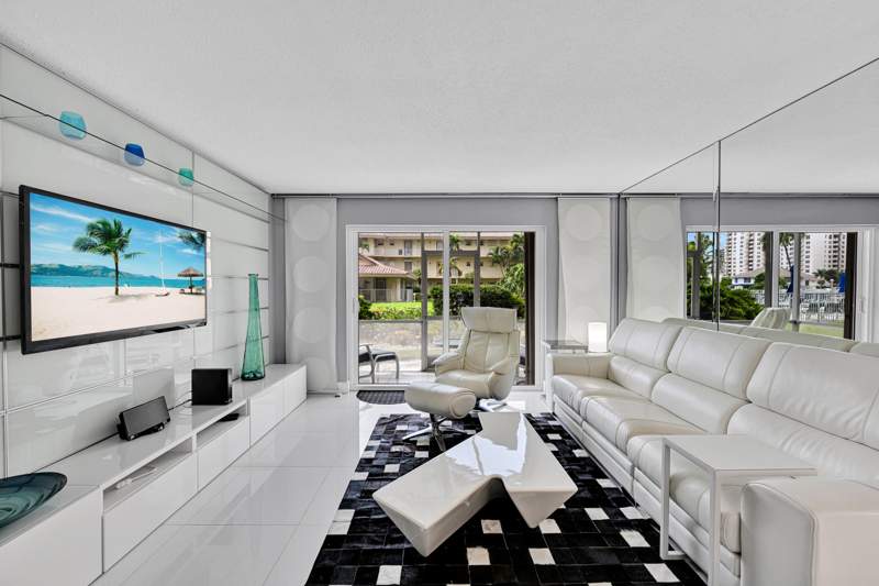 1 bedroom Stock Cooperative at 2600 Diana Drive #121, Coastal Waterways Co-Op, Hallandale Beach — photo 2