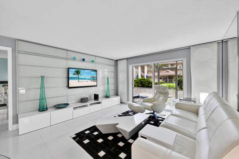 2600 Diana Drive #121, Hallandale Beach FL - photo 6 of 29