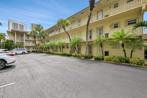 2600 Diana Drive #121, Hallandale Beach FL - photo 18 of 29