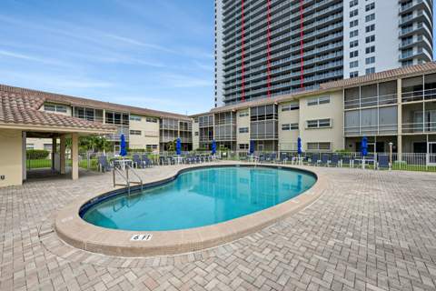 2600 Diana Drive #121, Hallandale Beach FL - photo 24 of 29