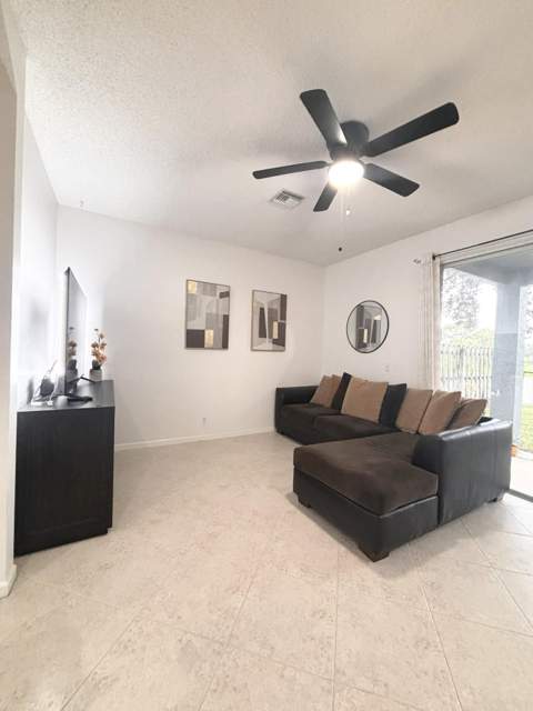 7874 Sienna Springs Drive, Lake Worth FL - photo 9 of 39
