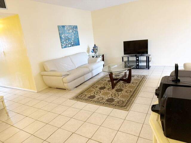 2 bedroom Stock Cooperative at 5300 Washington Street #W515, Beverly Hills Condo Number, Hollywood — photo 4