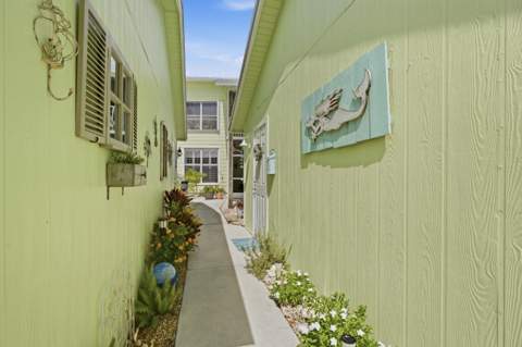 1812 SE Hideaway Circle, Port St. Lucie FL - photo 8 of 40