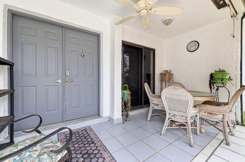 2 bedroom Villa at 120 Sunshine Boulevard, Lantern Walk 2, Royal Palm Beach — photo 2